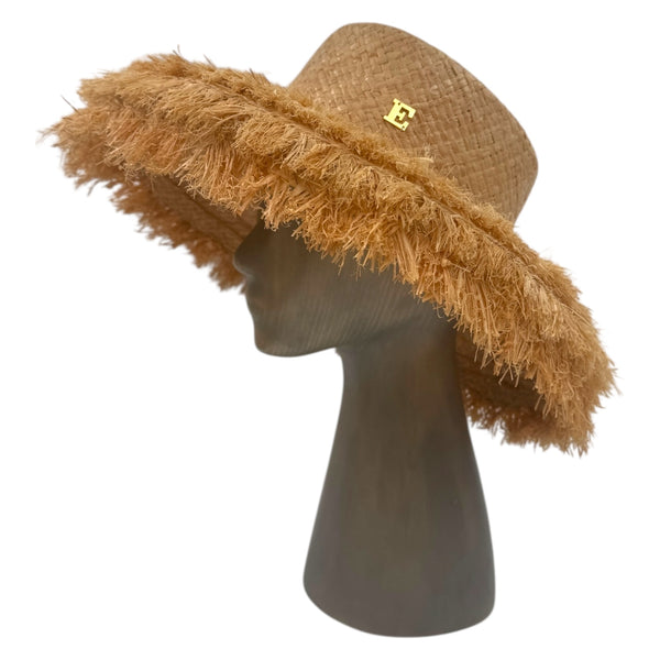 Ripped Elina hat