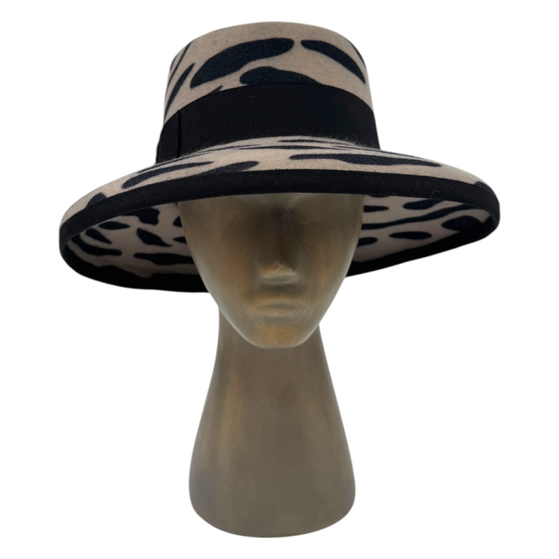 Tiger Lora hat