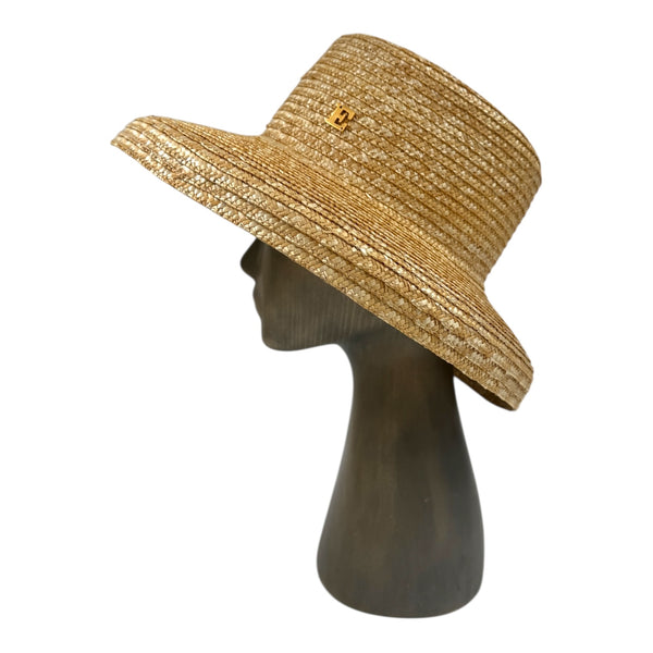 Lora hat