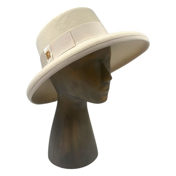 Off white Lora hat
