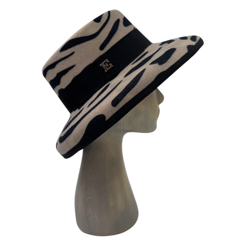 Tiger Lora hat