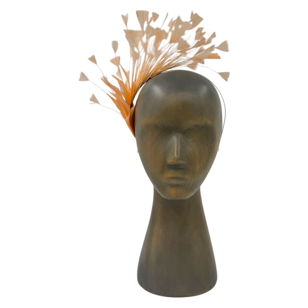 Ligt orange Feather fascinator