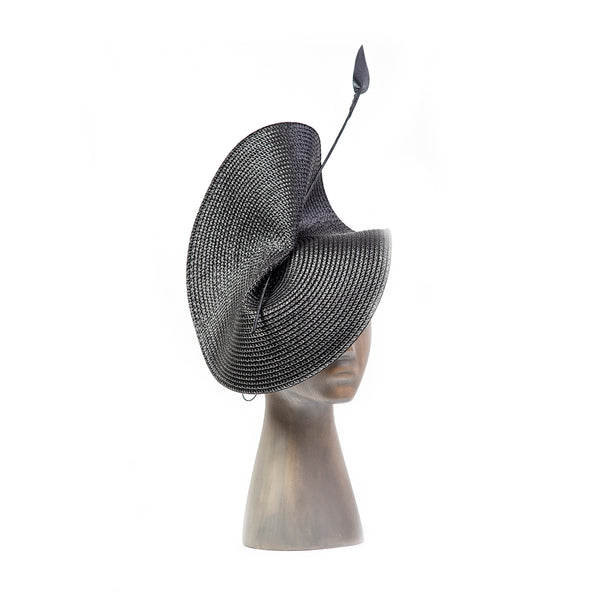 Crni fascinator